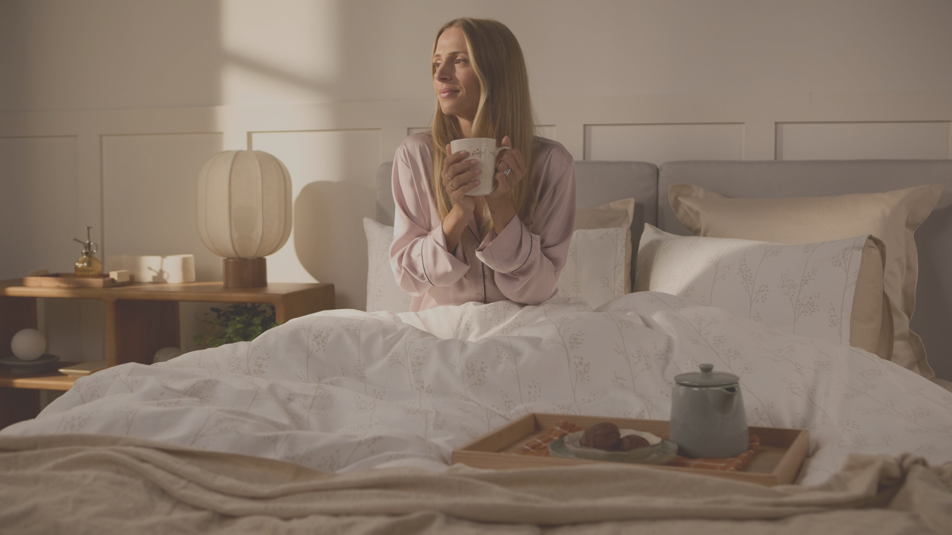 //www.emma-sleep.co.jp/cdn/shop/files/Usual_Assets_REVAMP_-_2026-10-27T170801.573.png?crop=center&height=528&v=1793088500&width=400